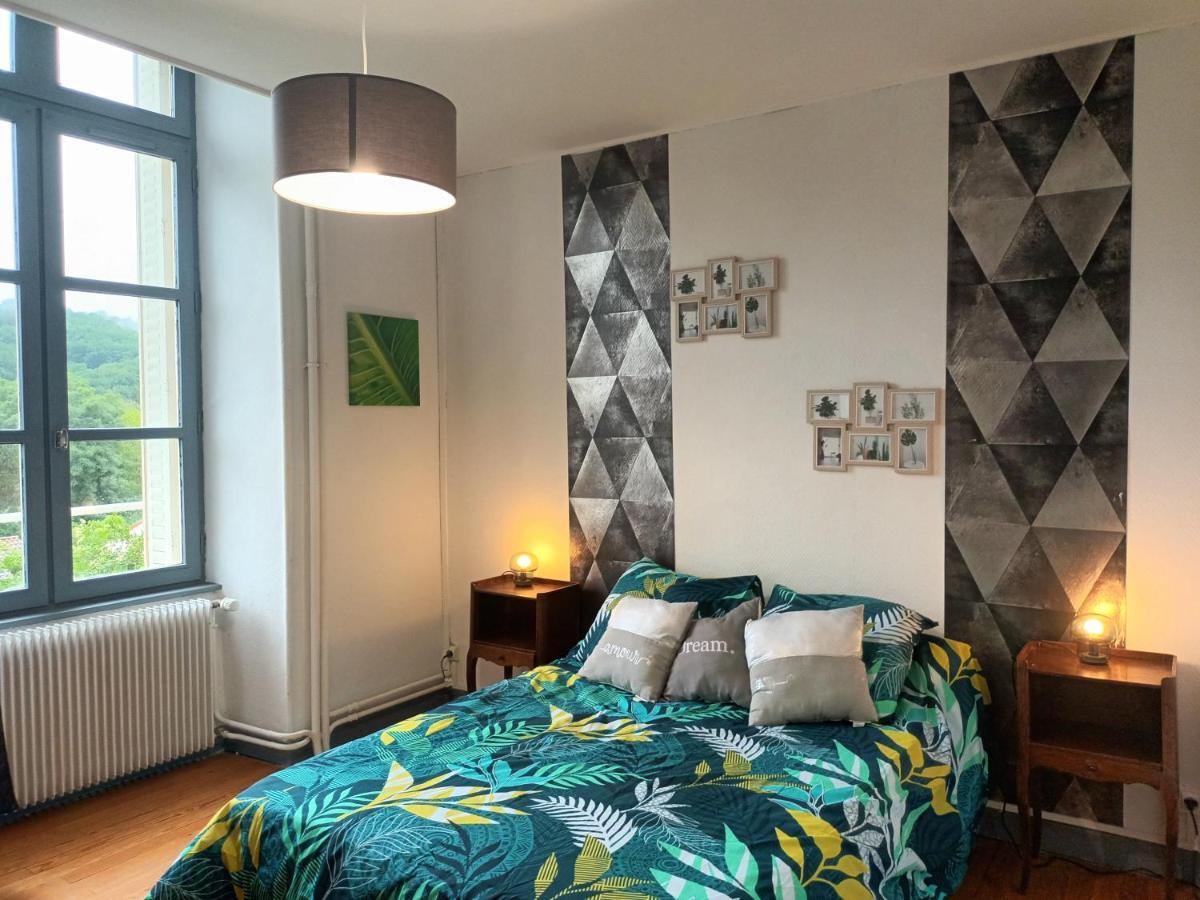Appartement Chaleureux De 82M2 Proche De Vulcania Pontaumur Kültér fotó